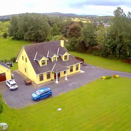 Yellow House Westport Exterior foto